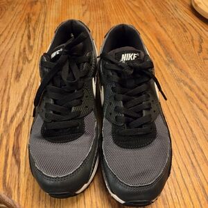 Nike Men's Black and Dark Gray Air Max 90 Sneakers